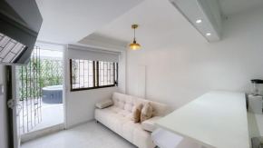 Luxury Beach House - Studio with Jacuzzi & Patio